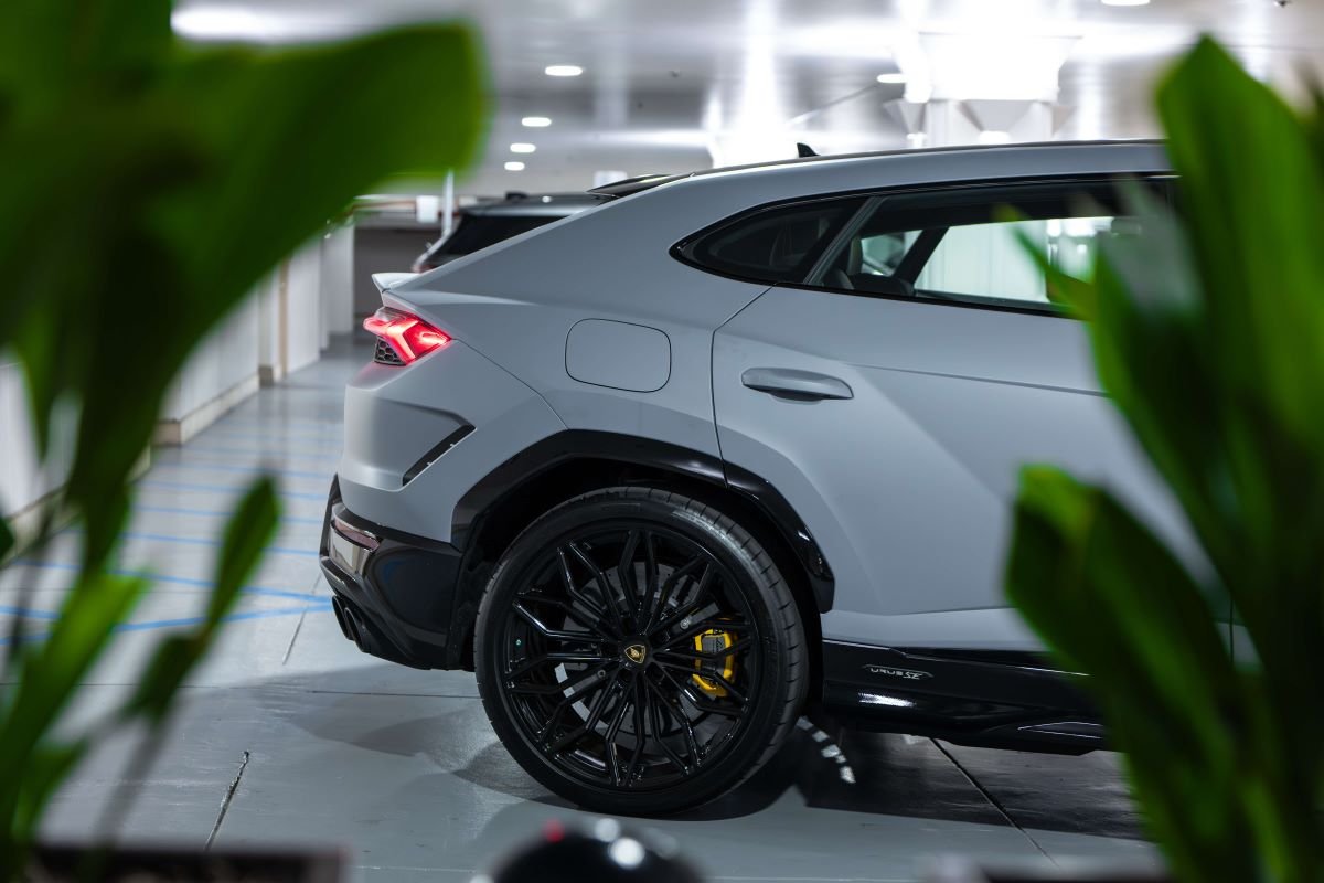 Lamborghini Urus SE 2025 for Rent in Los Angeles Lamborghini Urus SE 2025 for Rent in Los Angeles
