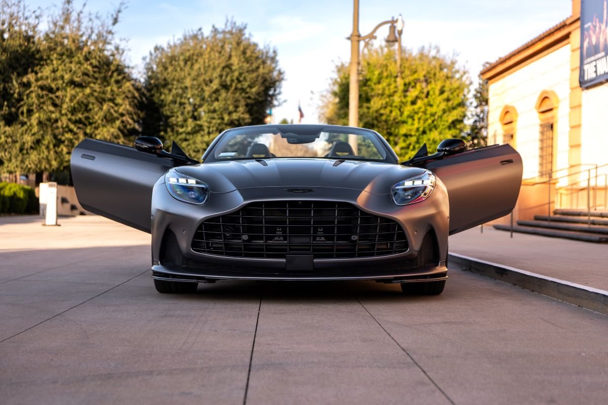 Rent a Aston Martin DB 12 Volante 2025 in Los Angeles Rent a Aston Martin DB 12 Volante 2025 in Los Angeles