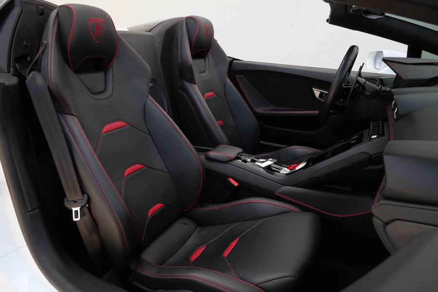 Lamborghini Huracan EVO Spyder white for rent in LA