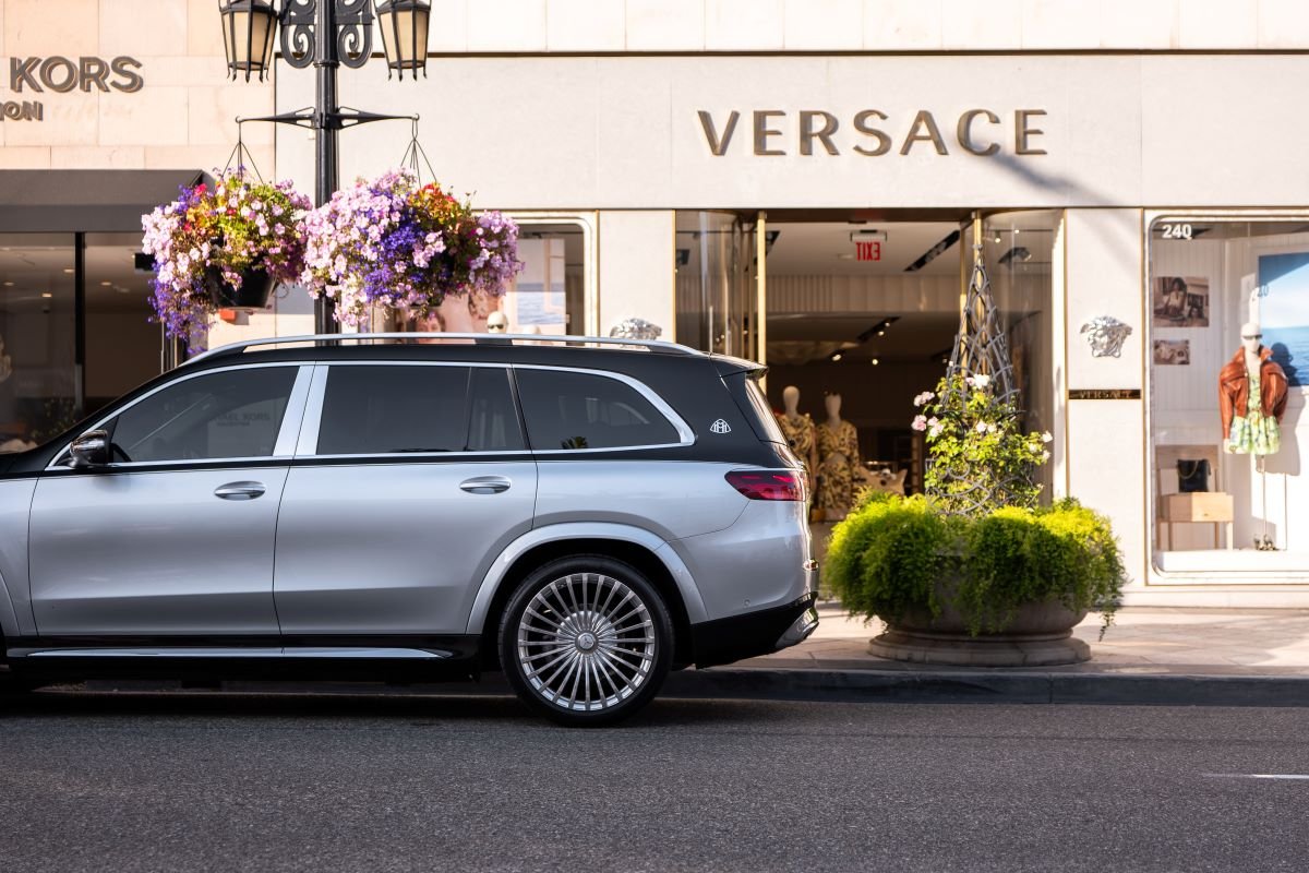Mercedes GLS Maybach GLS 600 Rental in Los Angeles