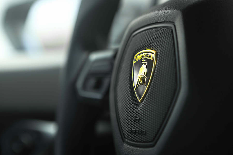 Rent Lamborghini Huracan
