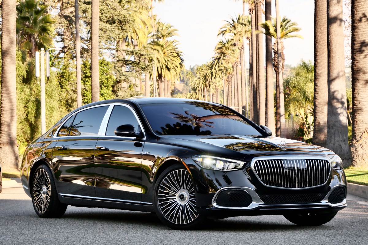 Rent a Mercedes Maybach S680 in Los Angeles Rent a Mercedes Maybach S680 in Los Angeles