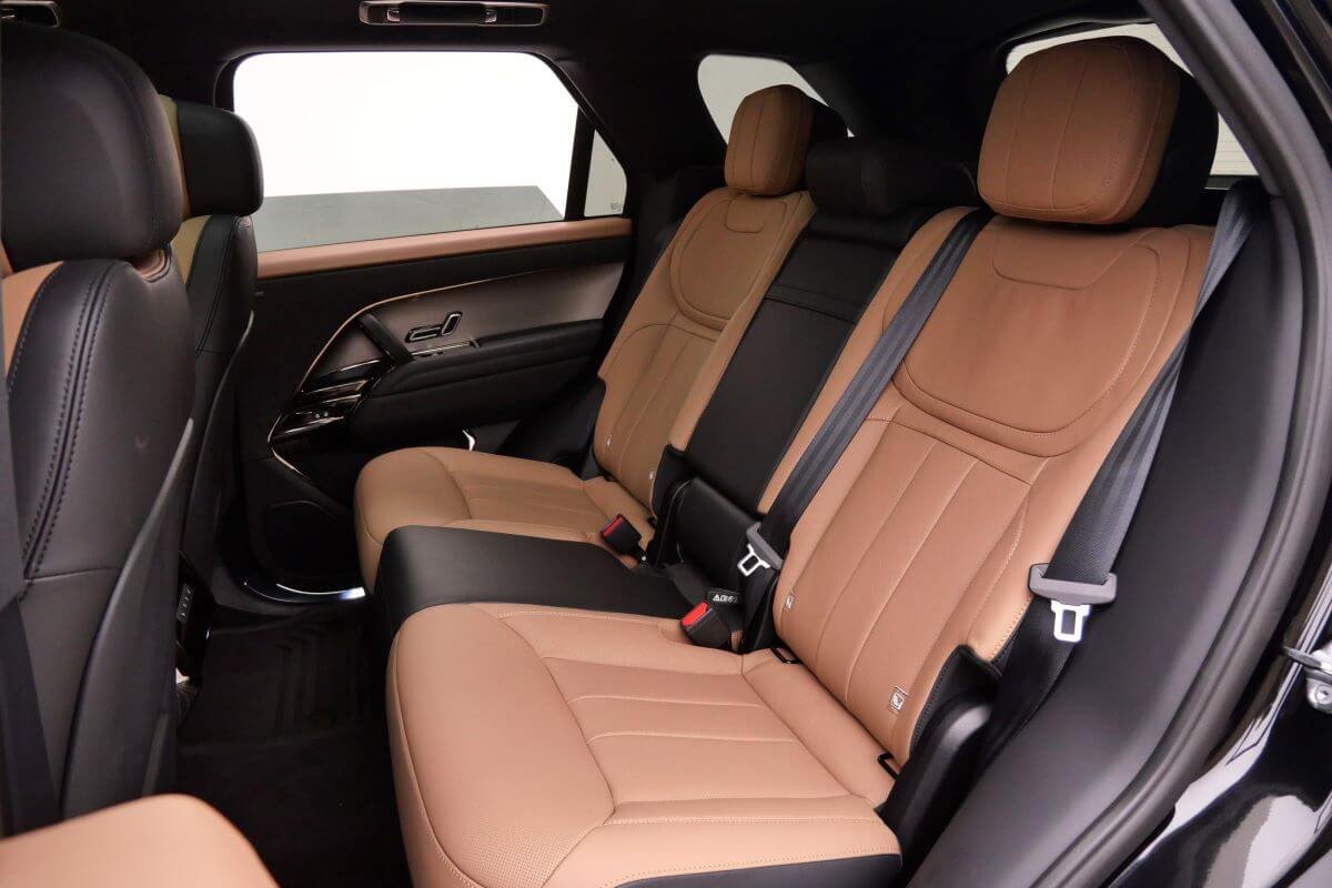 Rent a Range Rover Sport Dynamic 2025 in LA