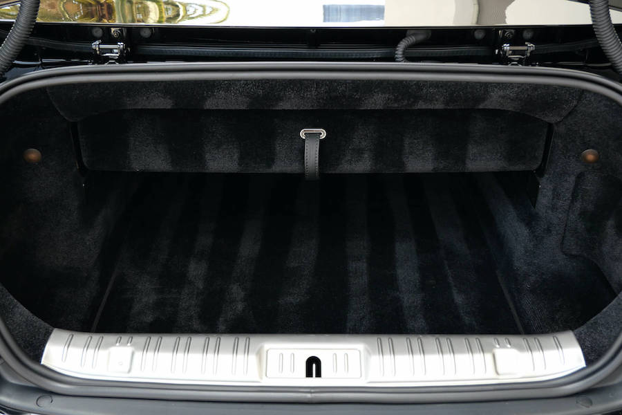 Rent a Rolls Royce Dawn Black Badge Los Angeles