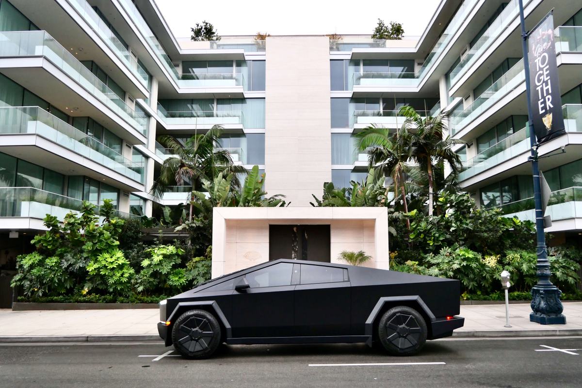Rent Tesla Cyberbeast 2024 in Los Angeles