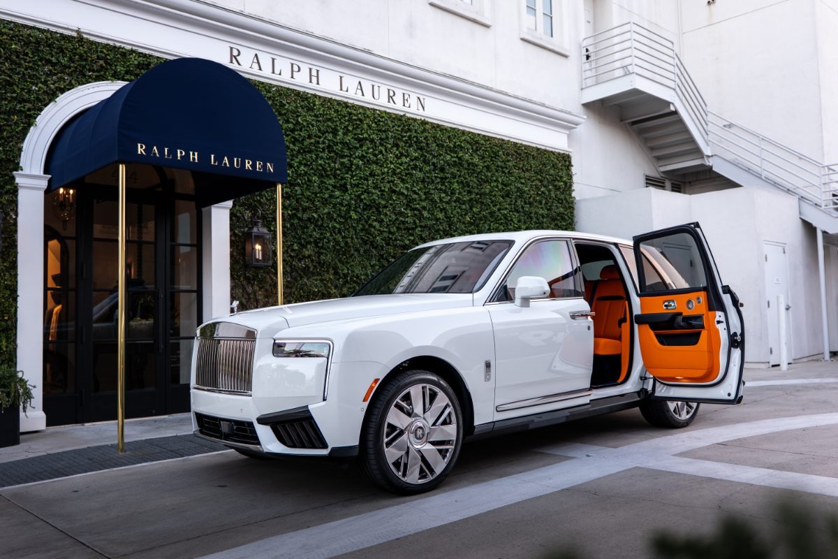 Rolls Royce Cullinan rental in Los Angeles