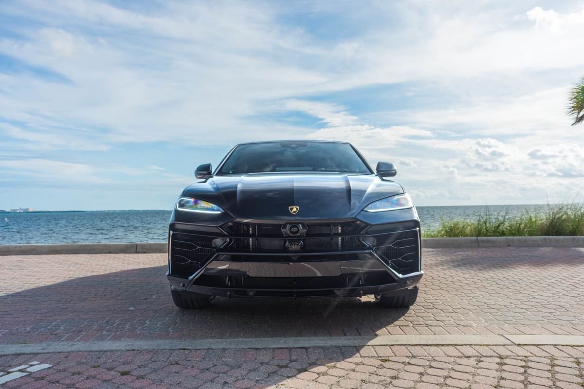 Lamborghini Urus SE rental in miami