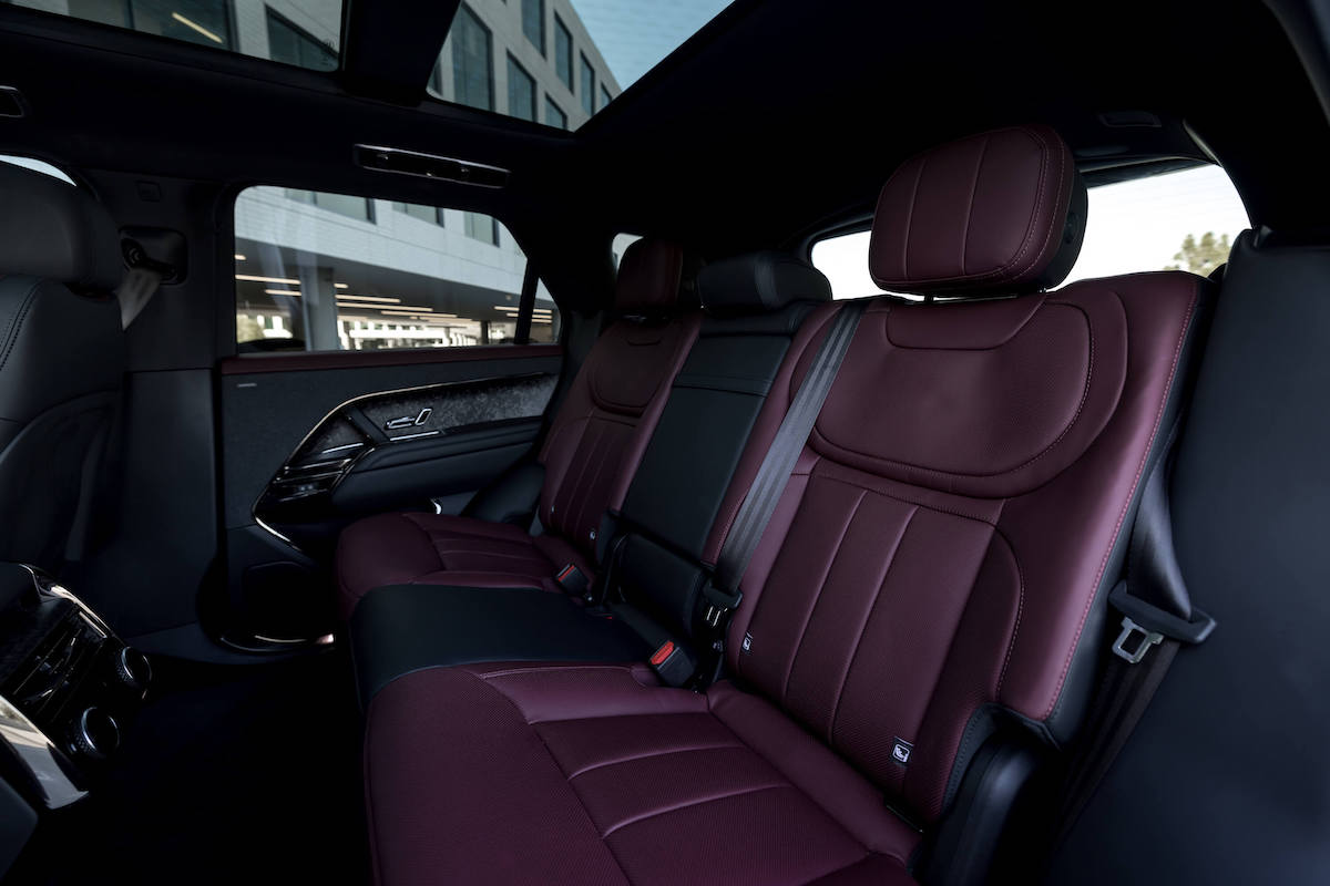 Rent A White Range Rover sport Dynamic Los Angeles