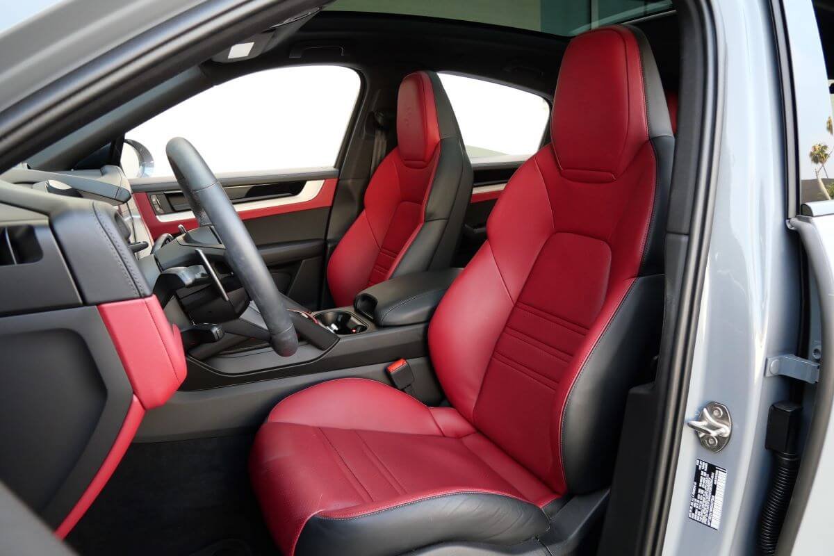 2025 Porsche Cayenne Coupe in LA For Rent