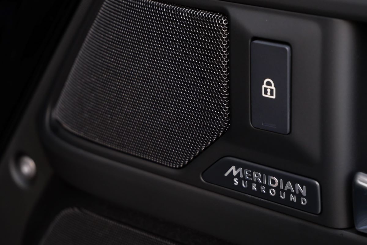 Range Rover Defender X-Dynamic 2025 for Rent in Los Angeles Range Rover Defender X-Dynamic 2025 for Rent in Los Angeles
