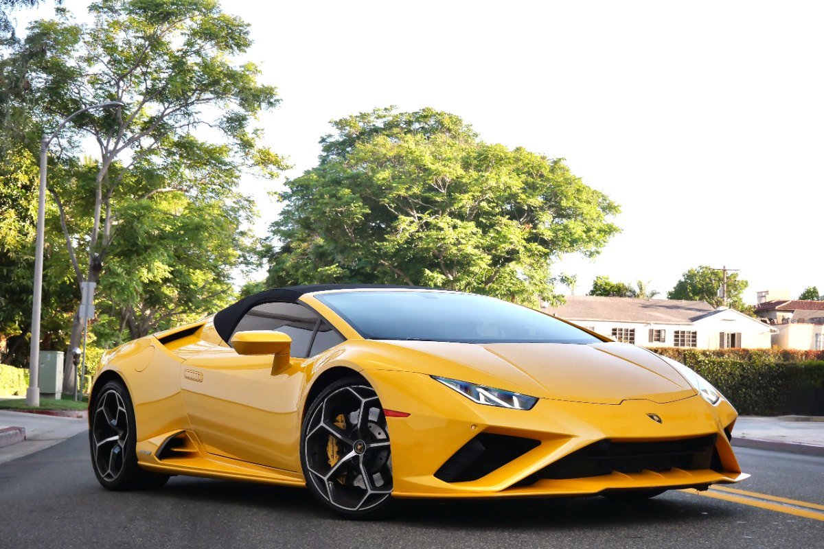 Lamborghini Huracan EVO Spyder RWD rental in Los Angeles
