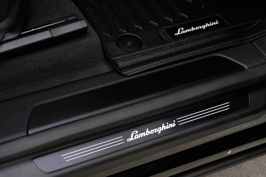 Lamborghini Urus S 2024 Matte Black Rental