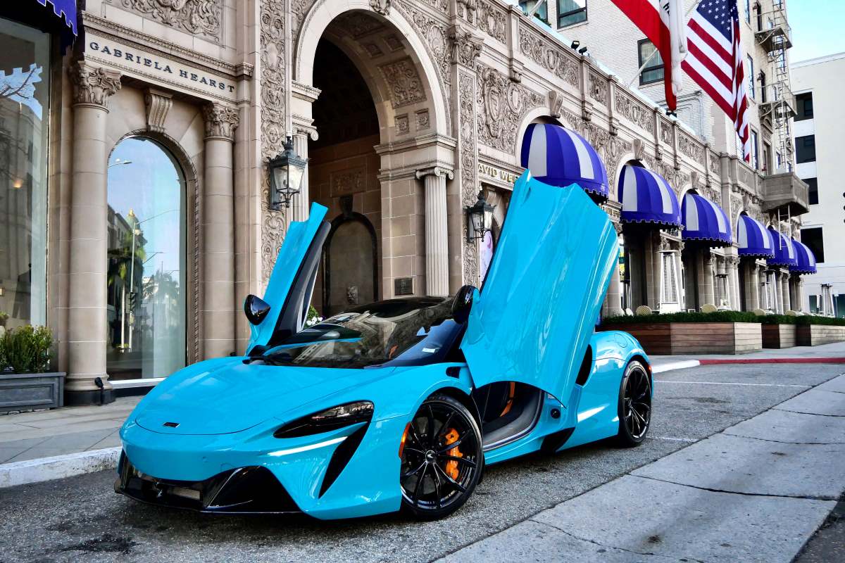 rent a McLaren Artura  in LA