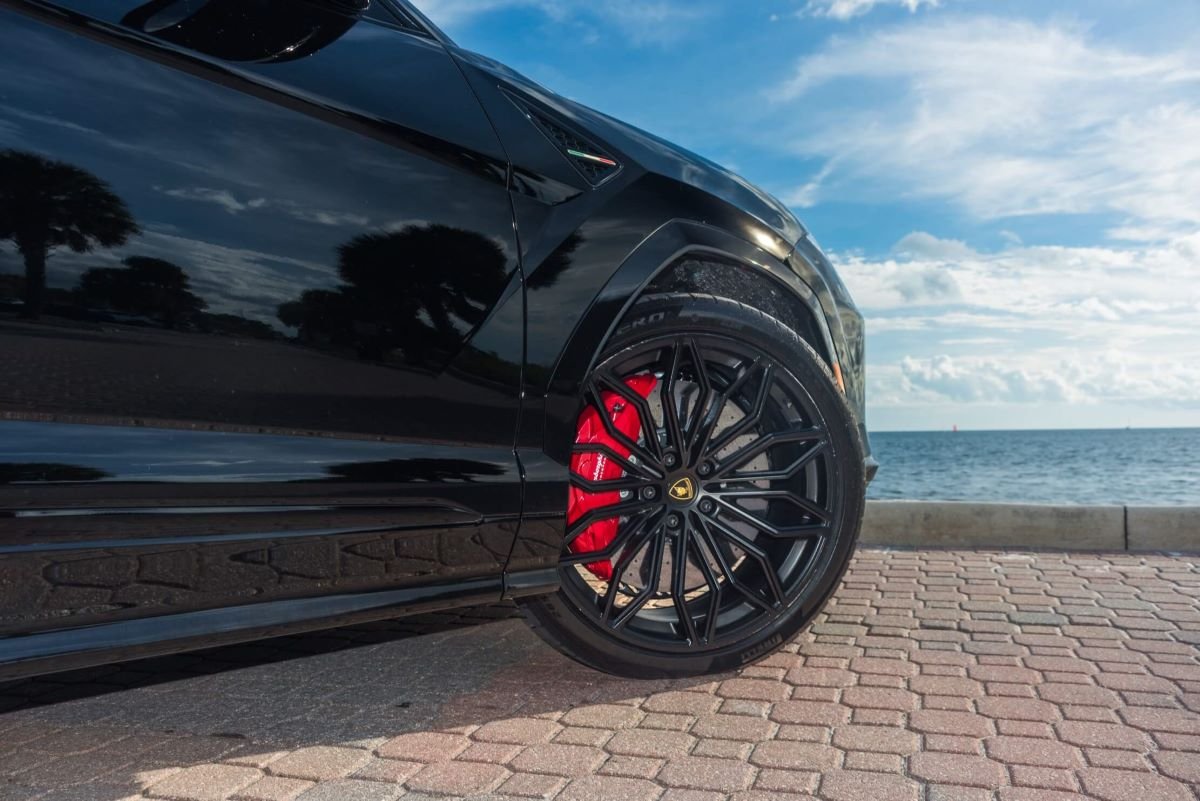 Lamborghini Urus SE rental in miami