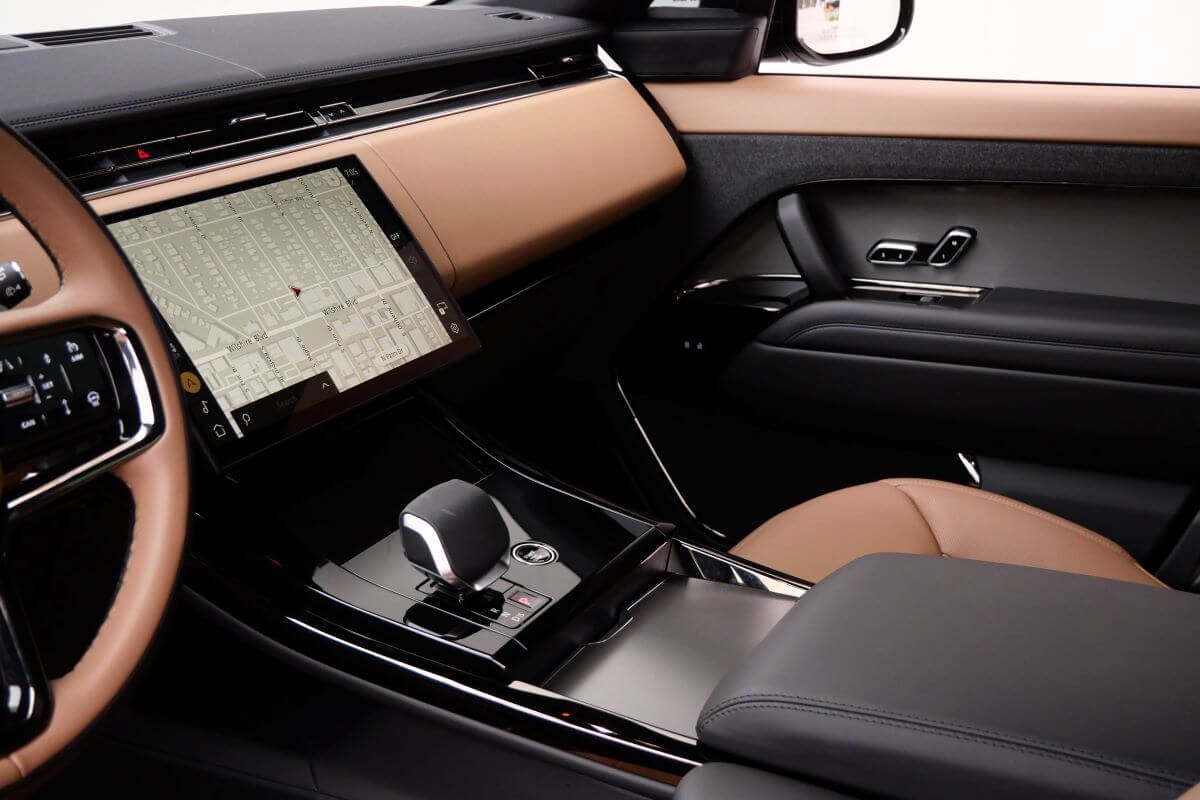 Rent a Range Rover Sport Dynamic 2025 in LA
