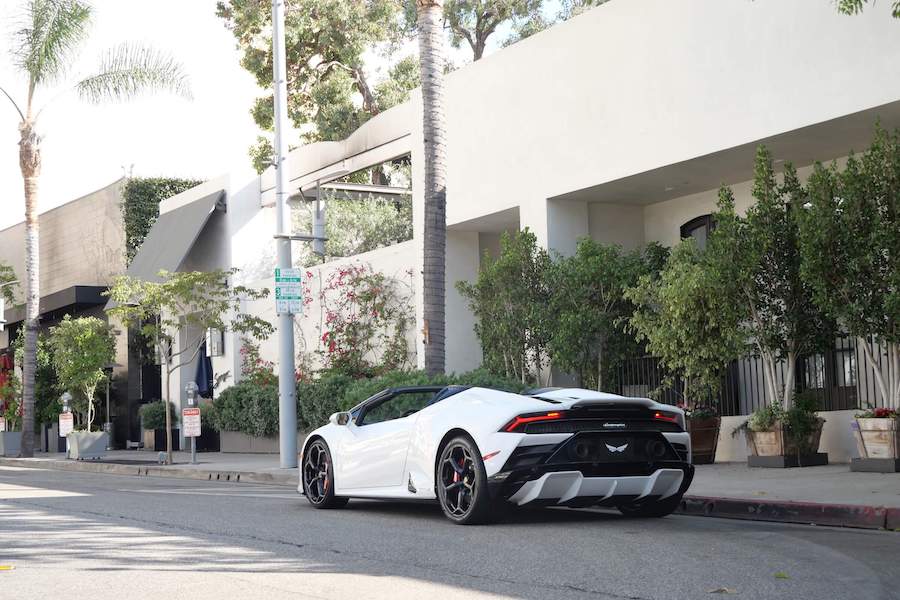 Rent Lamborghini Huracan EVO Spyder