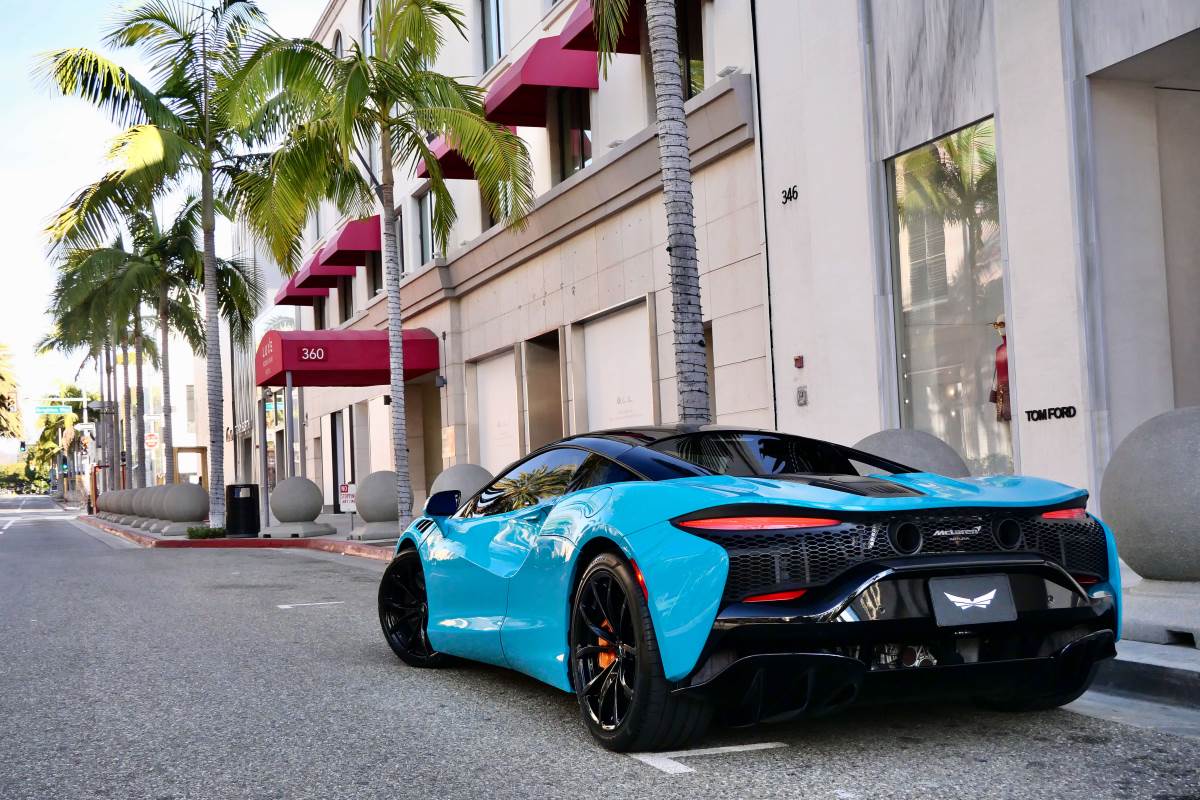 rent a McLaren Artura  in LA