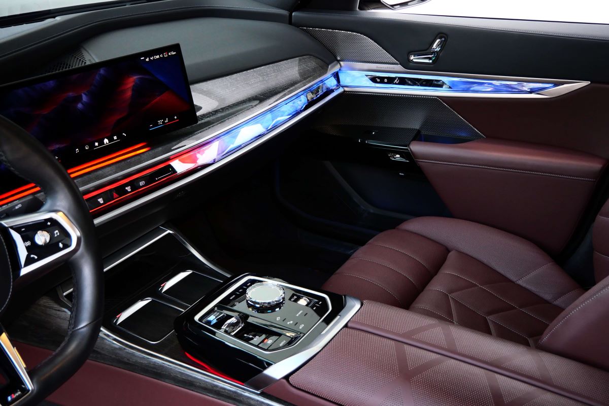BMW i7 xDrive60 2024 rental LAX
