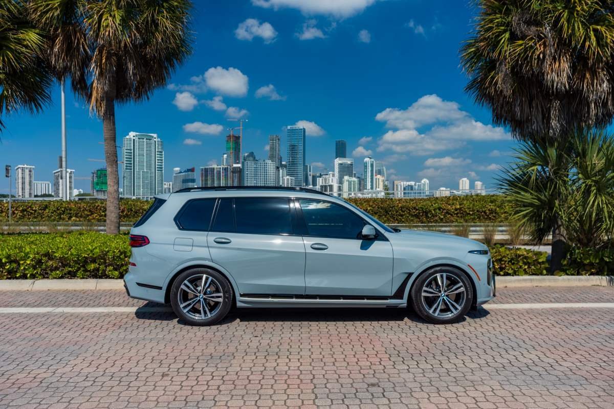 BMW X7 rental in Miami