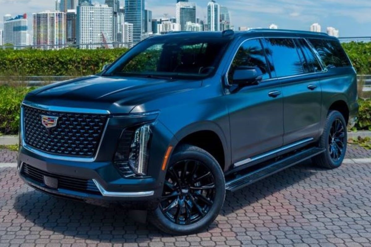 Cadillac ESV rental in Miami
