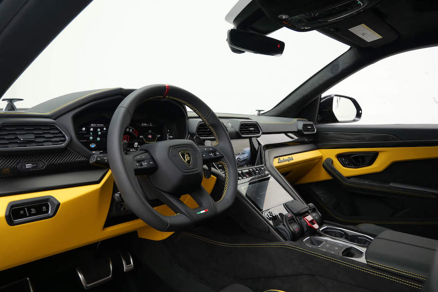 Lamborghini Urus S 2024 Matte Black for Rental in Los Angeles