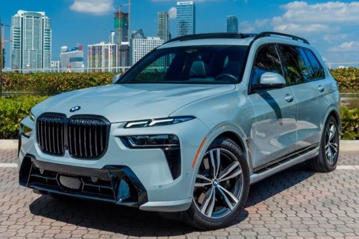 BMW X7 rental in Miami