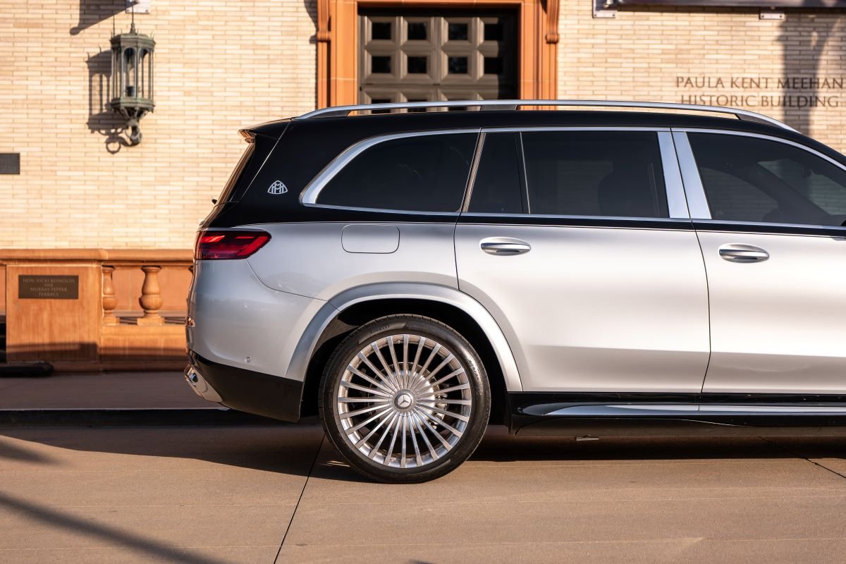 Mercedes GLS Maybach GLS 600 Rental in Los Angeles