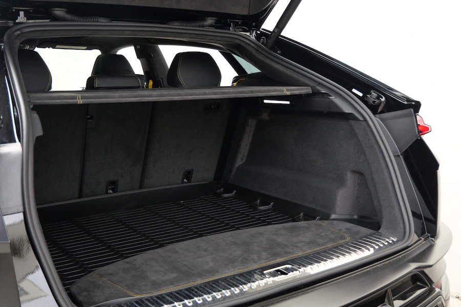 Lamborghini Urus S 2024 Matte Black for Rent in Los Angeles