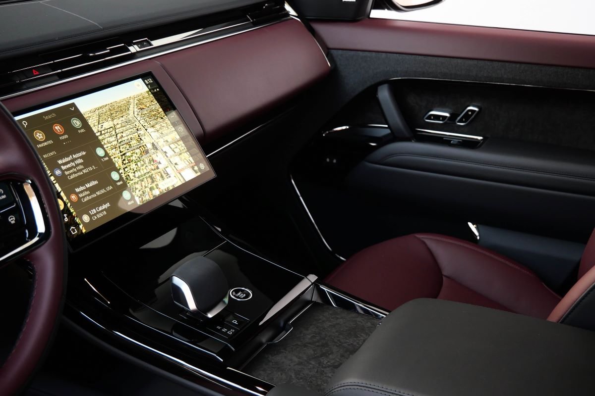 Rent a Range Rover Sport Dynamic 2025 in Los Angeles