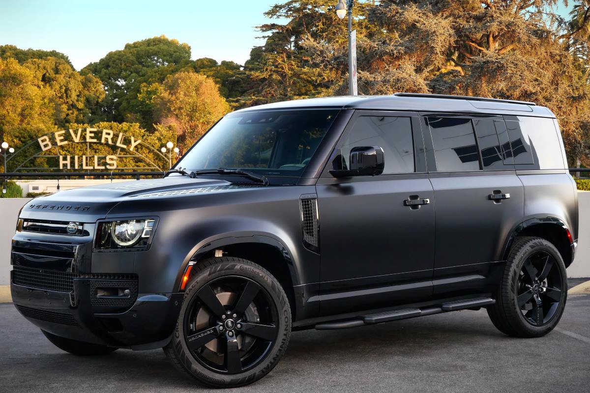 Rent Range Rover Defender X-Dynamic 2025 in Los Angeles Rent Range Rover Defender X-Dynamic 2025 in Los Angeles