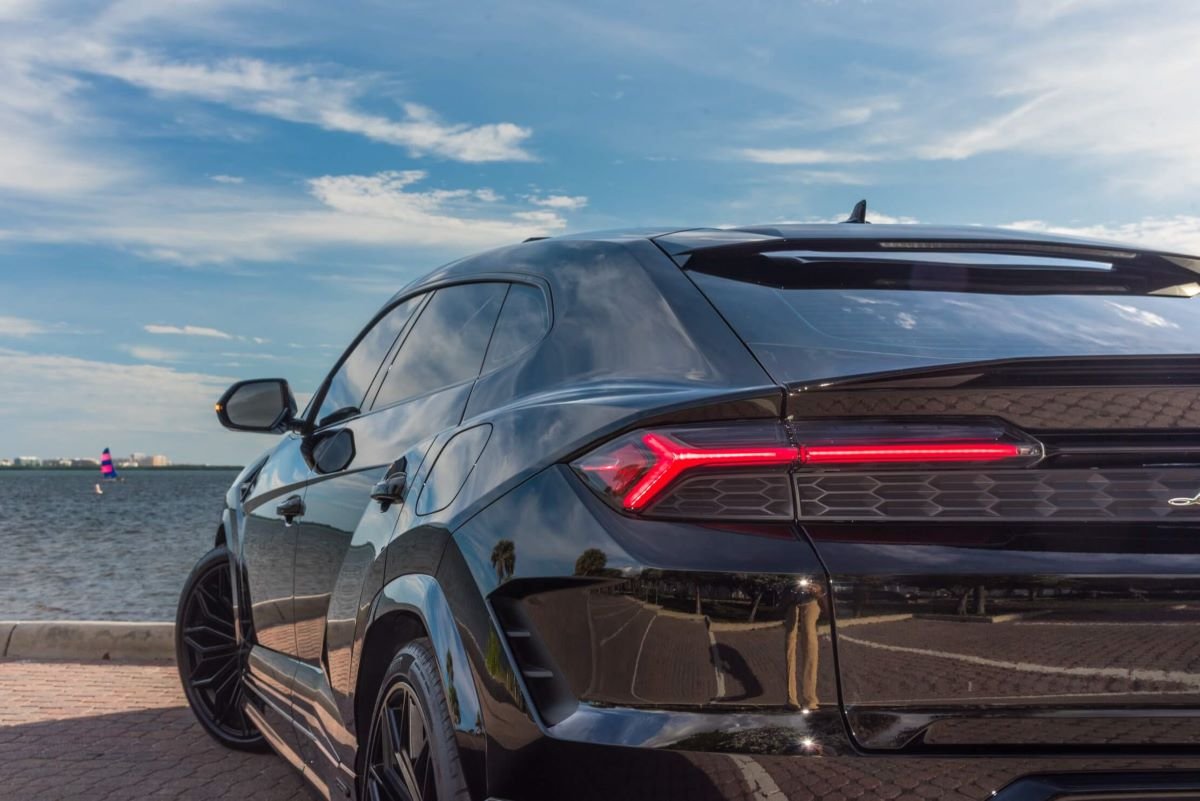 Lamborghini Urus SE rental in miami
