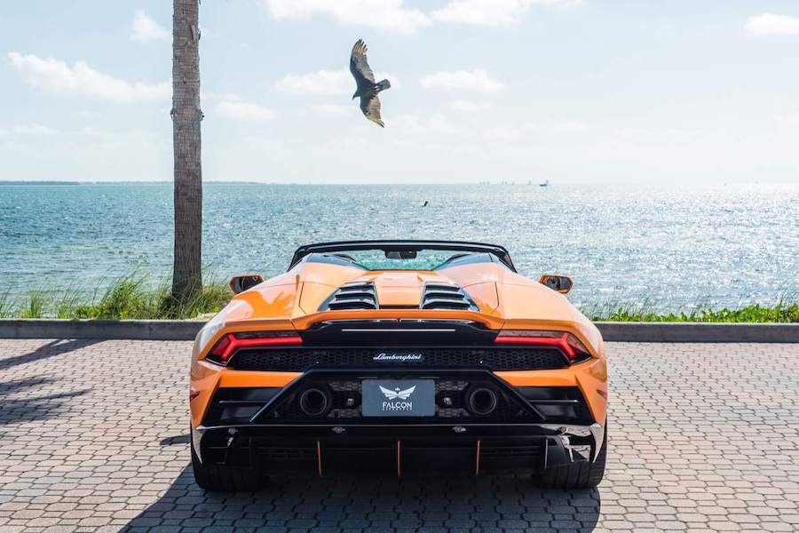 Rent Lamborghini Huracan
