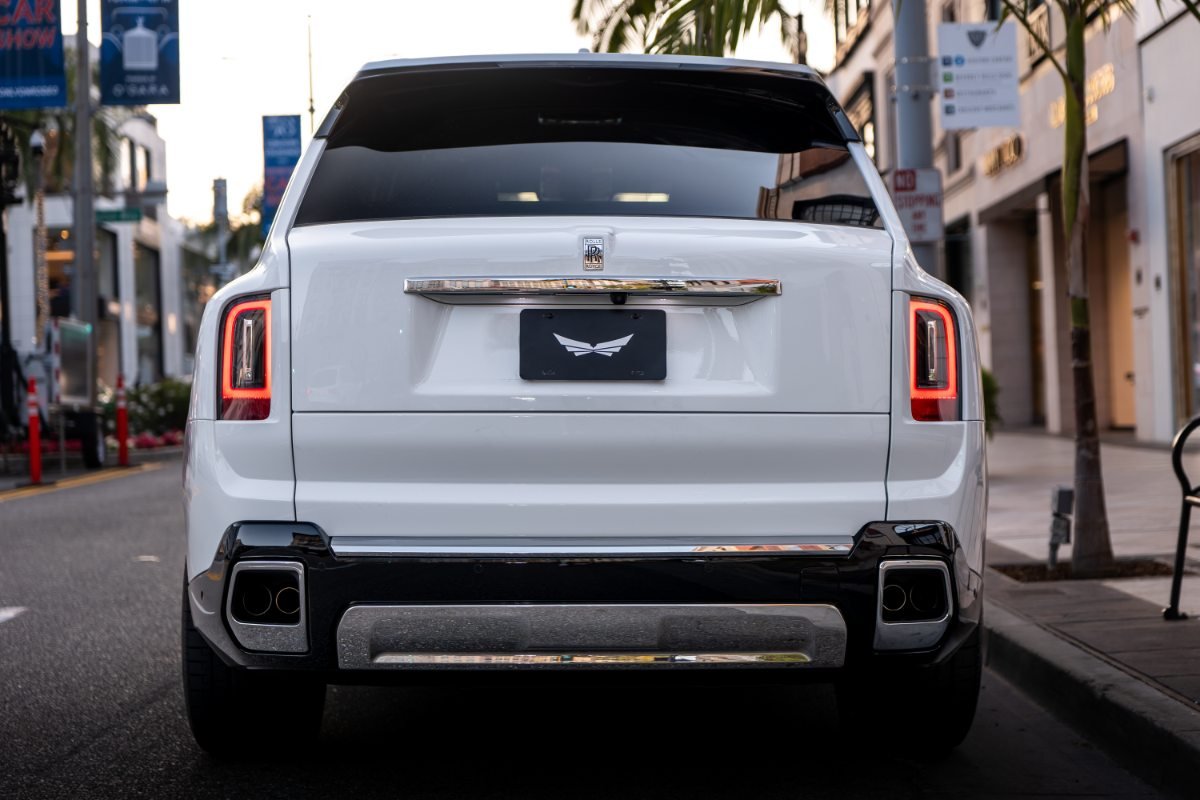 Rolls Royce Cullinan rental in Los Angeles