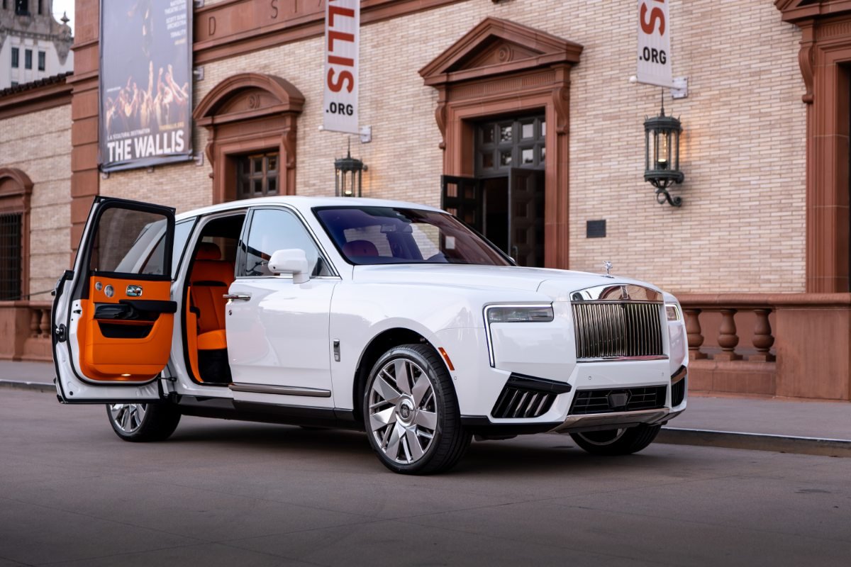 Rolls Royce Cullinan rental in Los Angeles