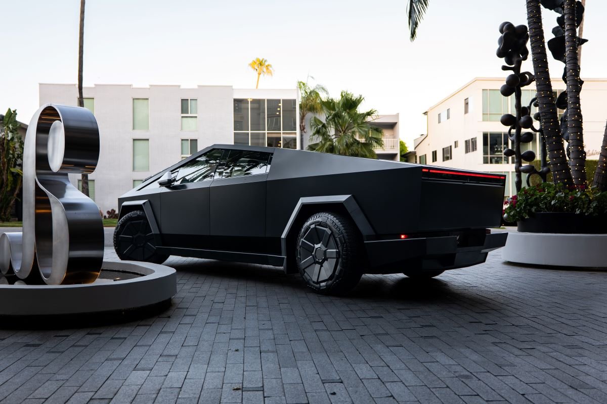 Tesla Cybertruck FSD 2026 Rental LAX