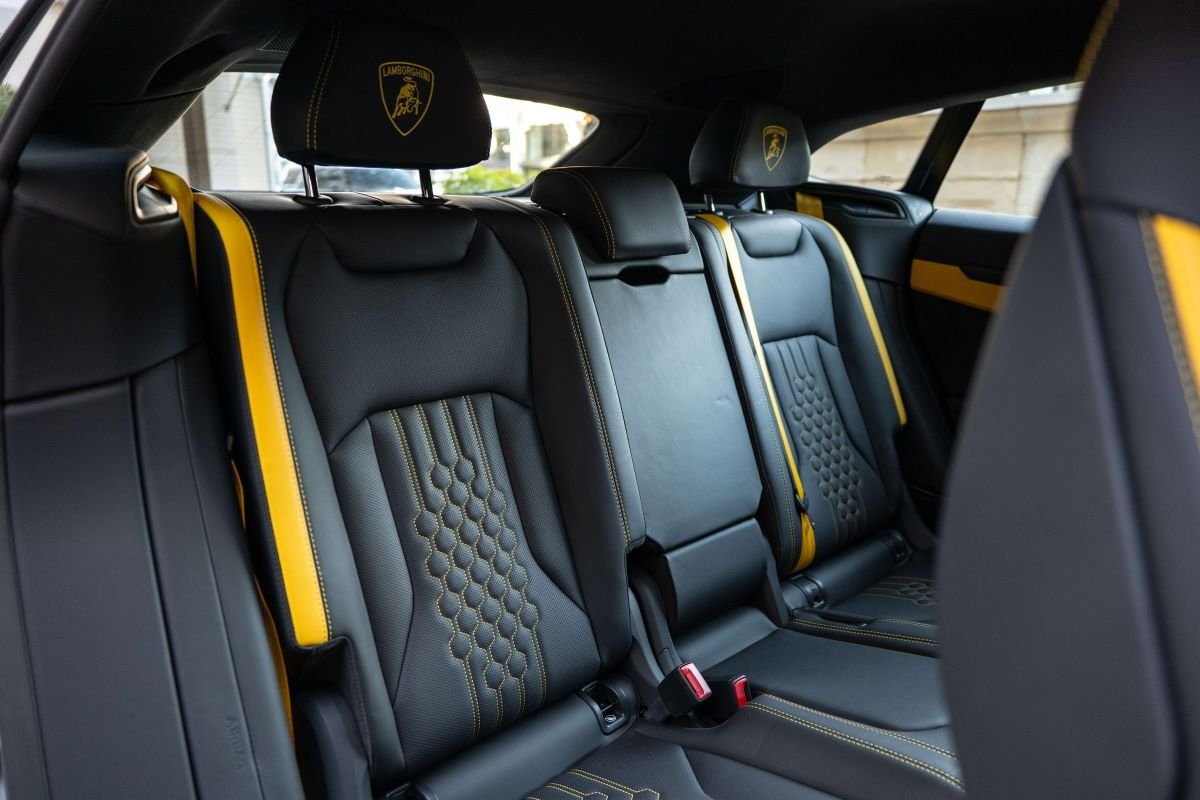 Lamborghini Urus SE 2025 for Rent in Los Angeles Lamborghini Urus SE 2025 for Rent in Los Angeles