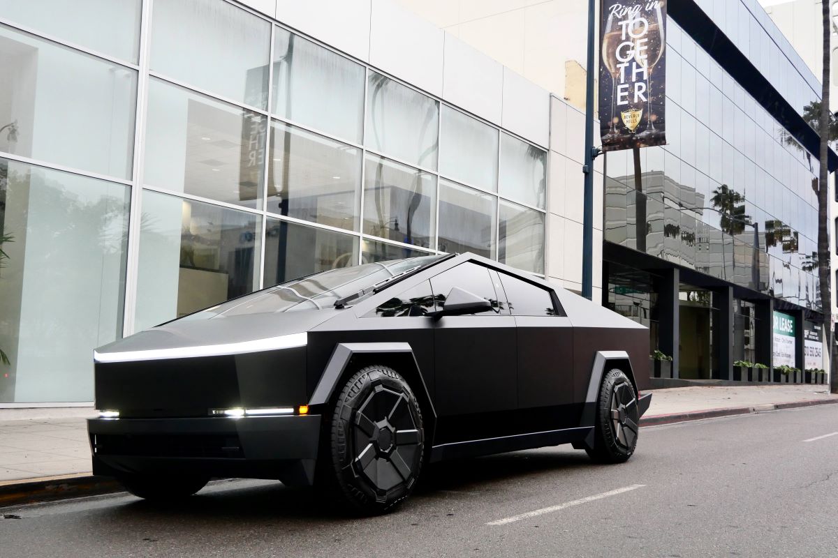 Rent Tesla Cyberbeast 2024 in Los Angeles