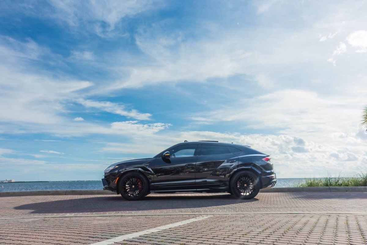 Lamborghini Urus SE rental in miami