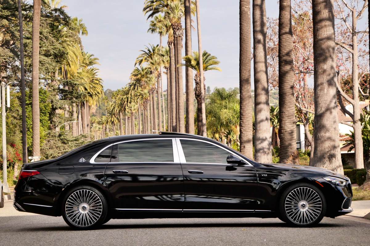 rent a Mercedes Maybach S680 in LA rent a Mercedes Maybach S680 in LA