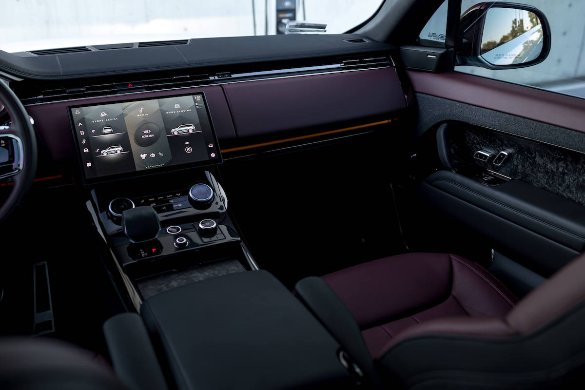 White Range Rover sport Dynamic Rental Los Angeles