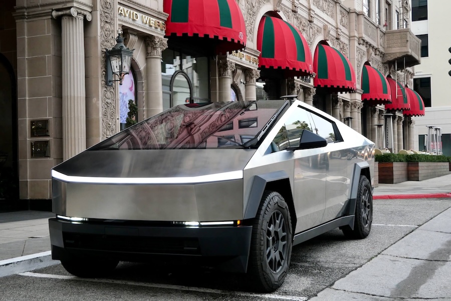 Rent a Tesla Cybertruck Los Angeles