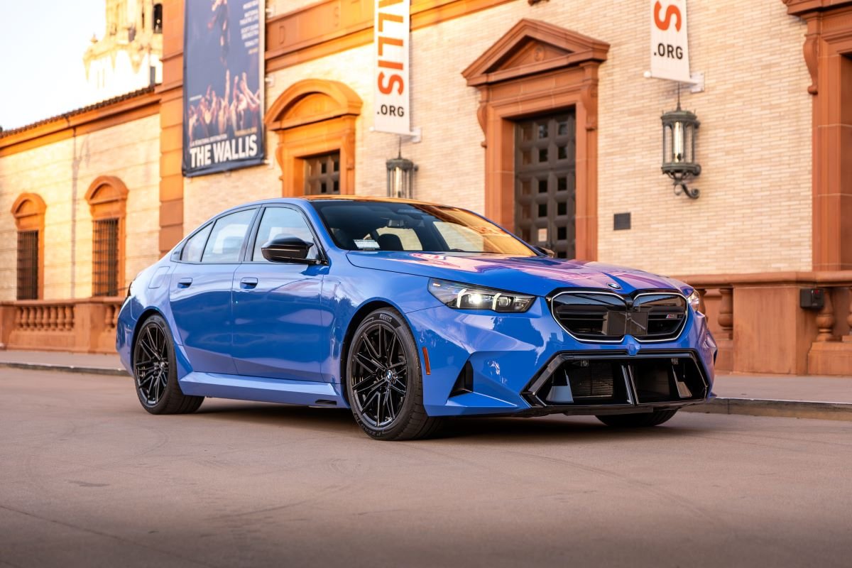 BMW G90 M5 rental in Los Angeles BMW G90 M5 rental in Los Angeles