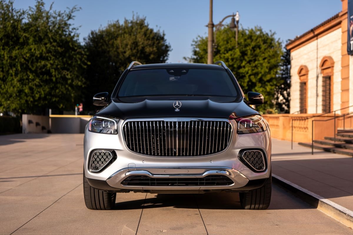 Mercedes GLS Maybach GLS 600 Rental in Los Angeles