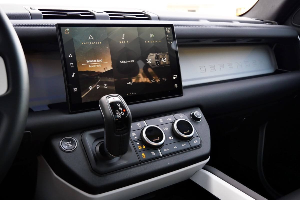 Rent a Range Rover Defender 2025 in LA