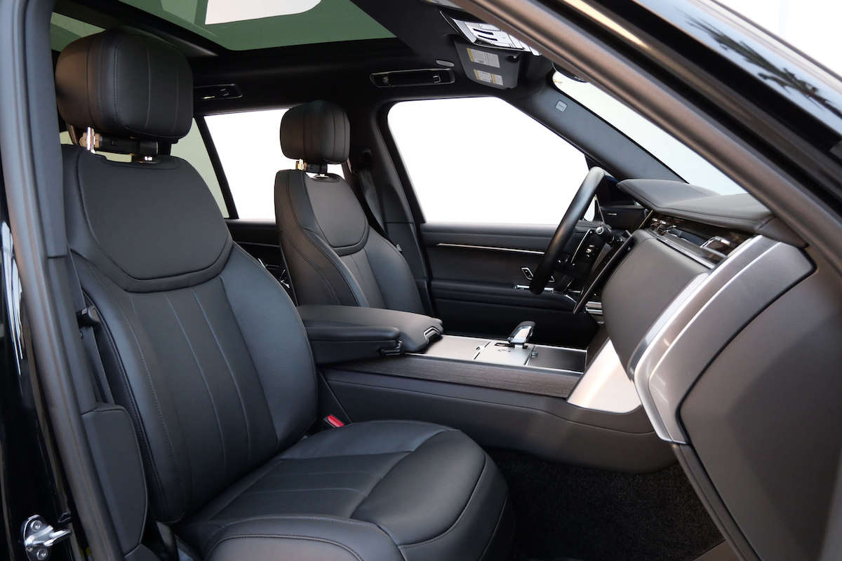 Rent a Range Rover P400 2025 LAX