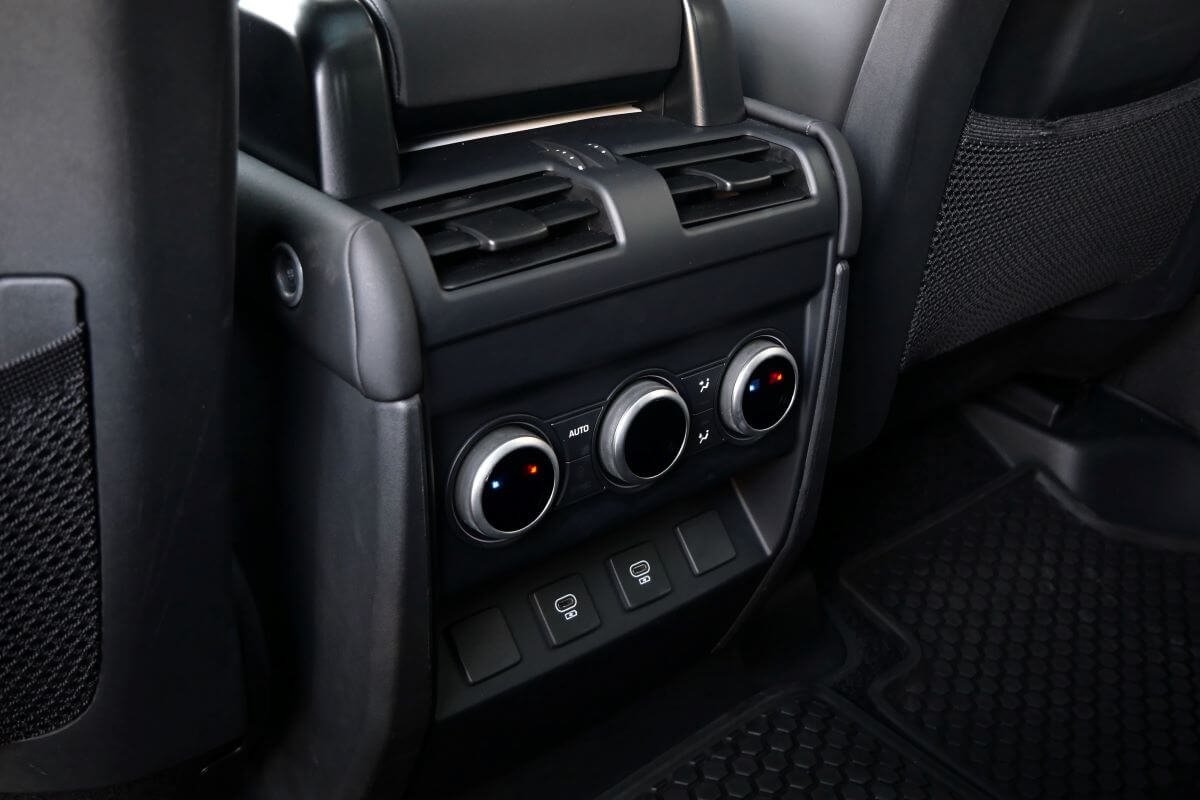 Range Rover Defender 2025 for rent in Los Angeles