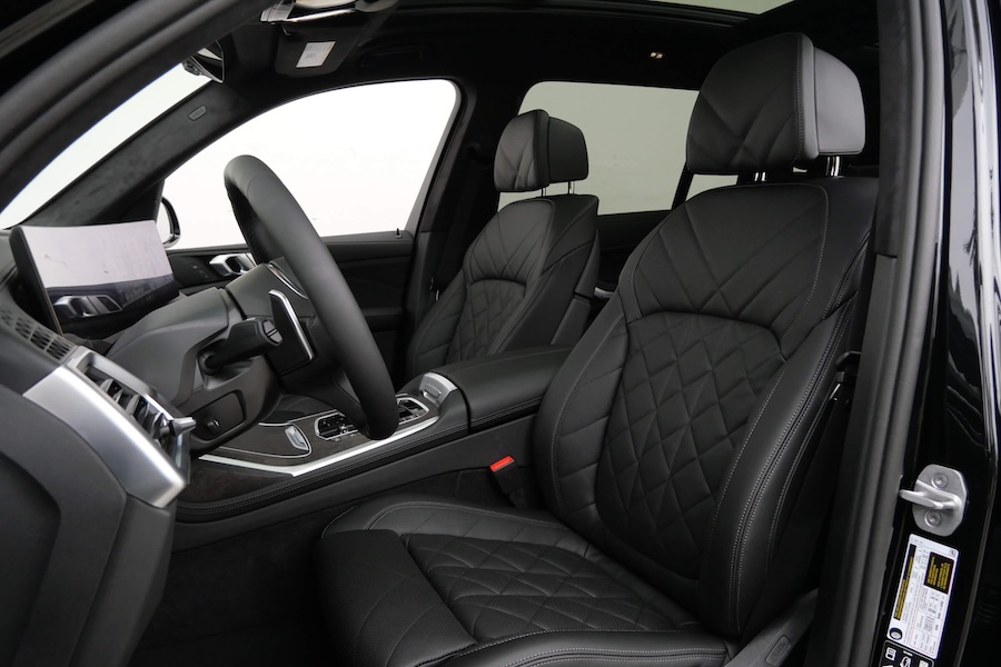 BMW X7 40i 2024 for Rental