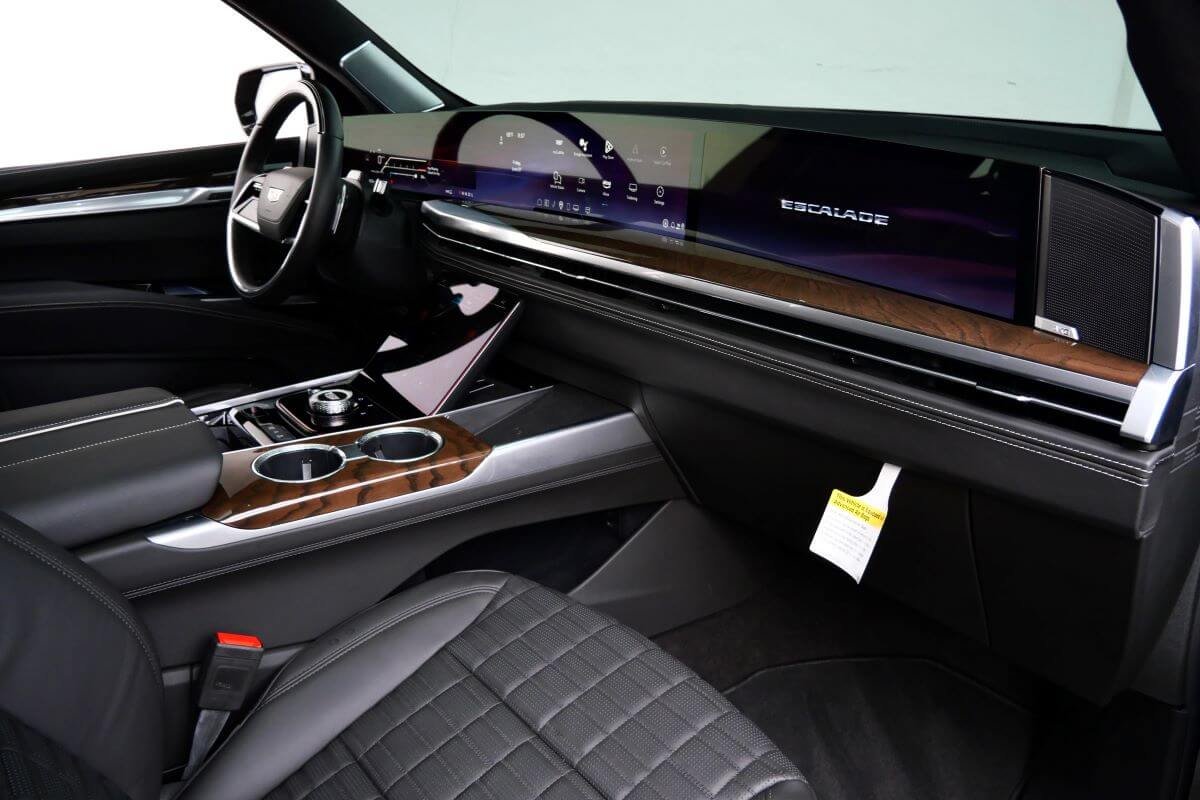 2025 Cadillac Escalade Platinum rental LAX 2025 Cadillac Escalade Platinum rental LAX