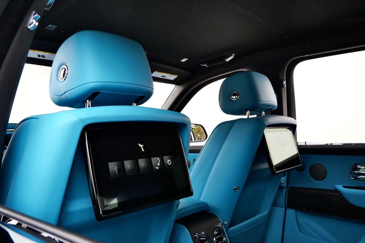 2025 Rolls-Royce Cullinan Black Badge in LA For Rent