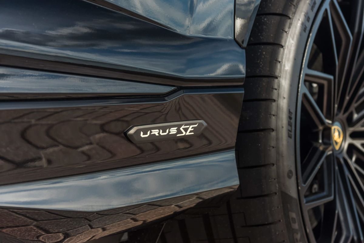 Lamborghini Urus SE rental in miami